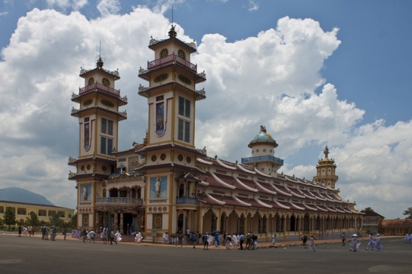 Cao Dai Temple and Cu Chi Tunnel